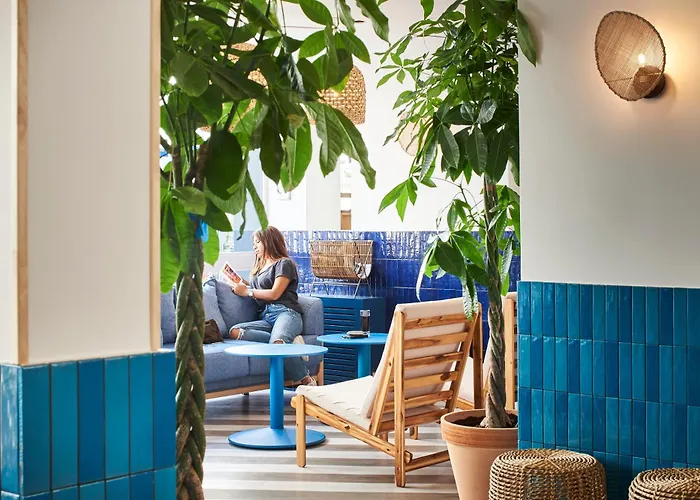 Hotel Chromatics & Restaurant Hill Club By Happyculture Lyon